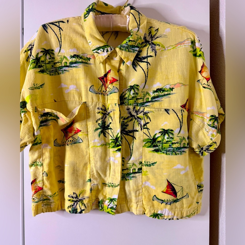 Yellow Island vibes crop short sleeve